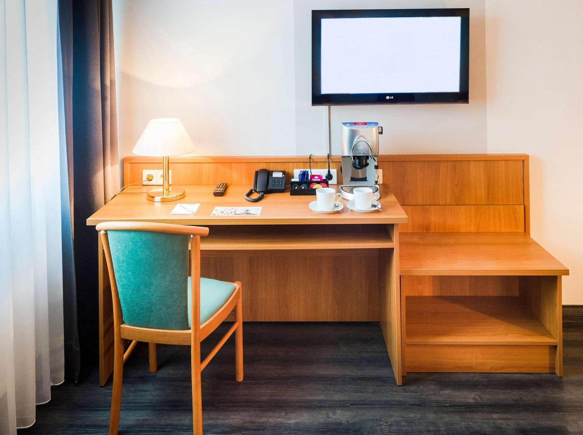 ทริป โบคุม - วัทเทนไชด์ โฮเทล Hotel โบคุห์ม ภายนอก รูปภาพ