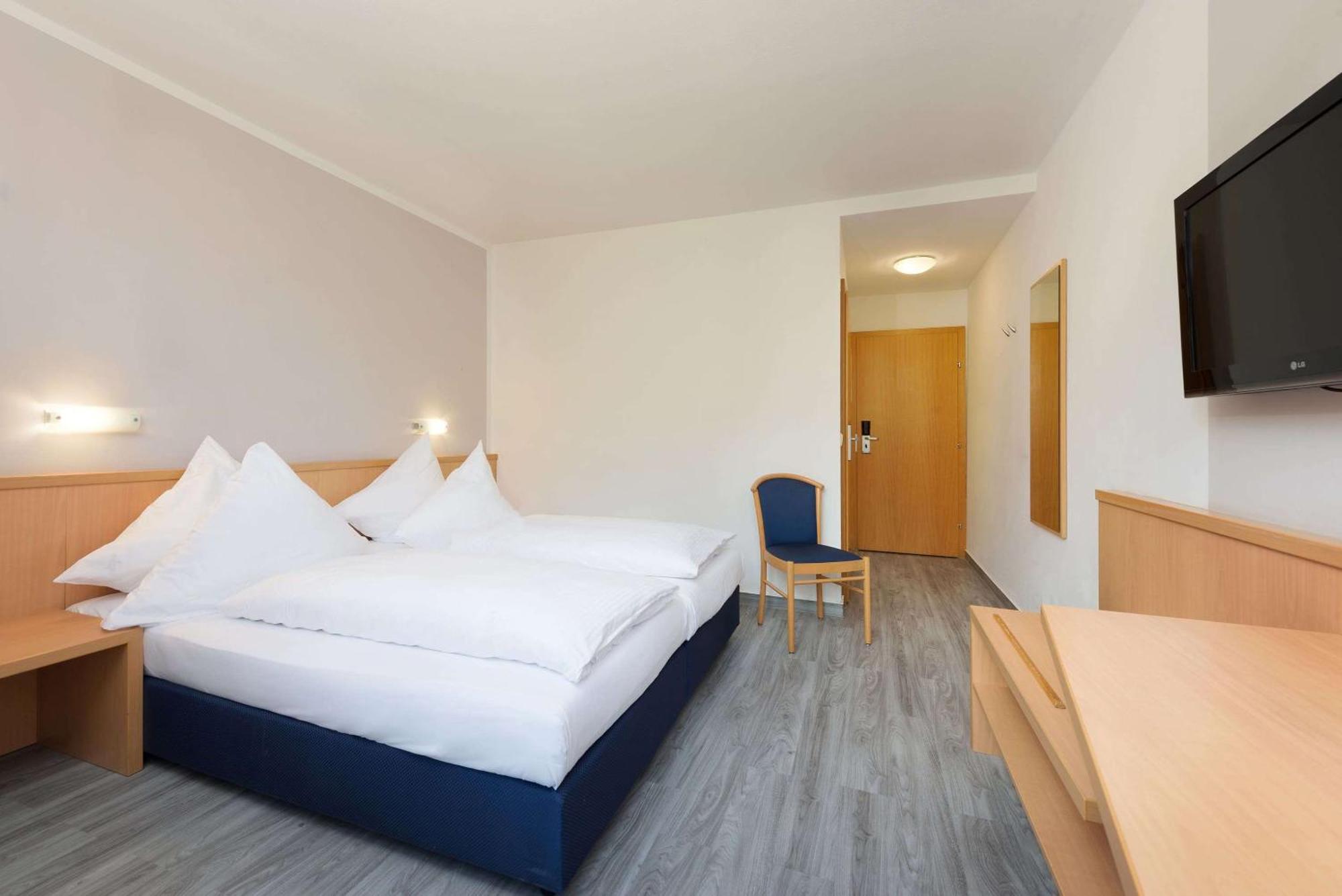 ทริป โบคุม - วัทเทนไชด์ โฮเทล Hotel โบคุห์ม ภายนอก รูปภาพ